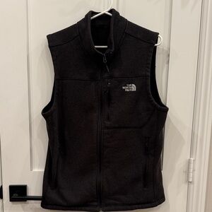 The North face men’s dark grey fleece XL vest
